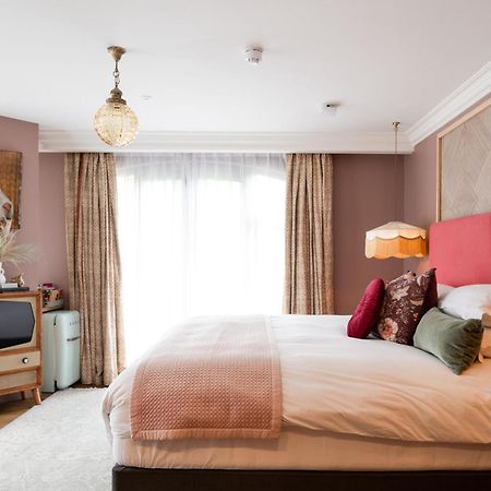 The Rabbit Hotel & Retreat Templepatrick Buitenkant foto